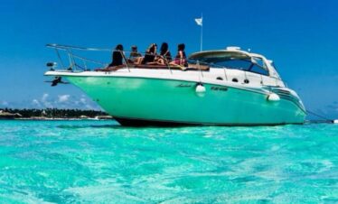 Private yacht (3-hour experience)