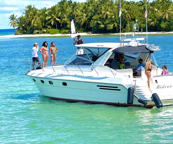 VIP Luxury Yacht Experience in Punta Cana – Private Cruise & Premium Vibes